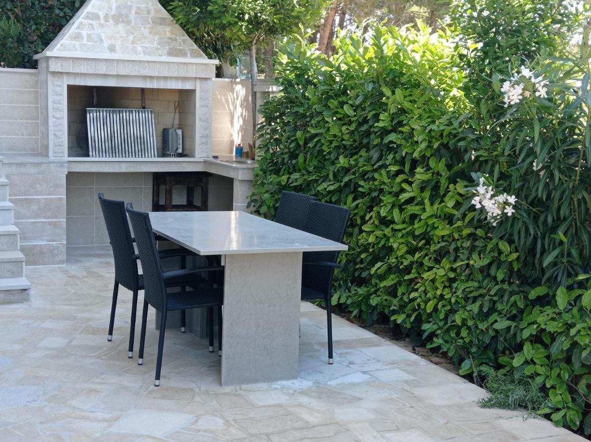 Studio Apartment With Pool Pula Exterior photo