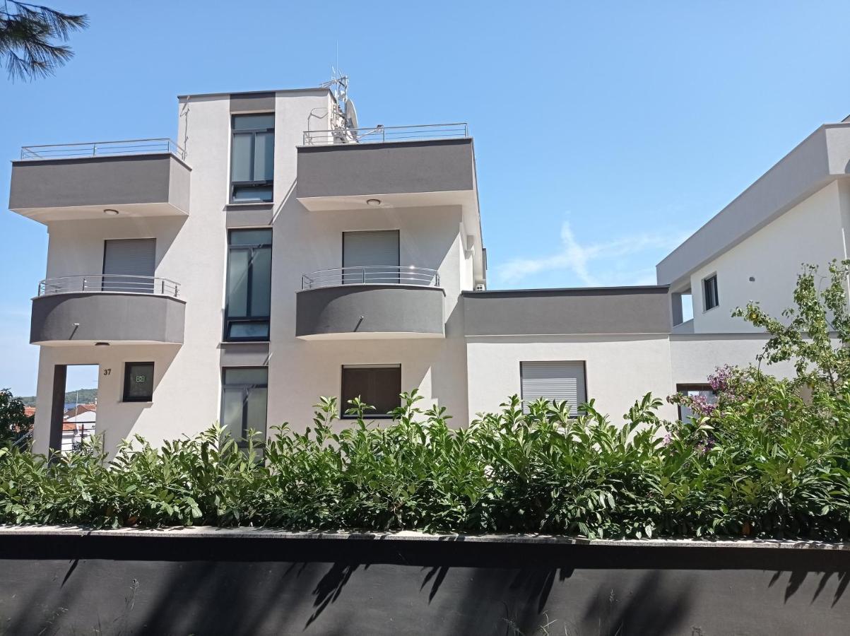 Studio Apartment With Pool Pula Exterior photo