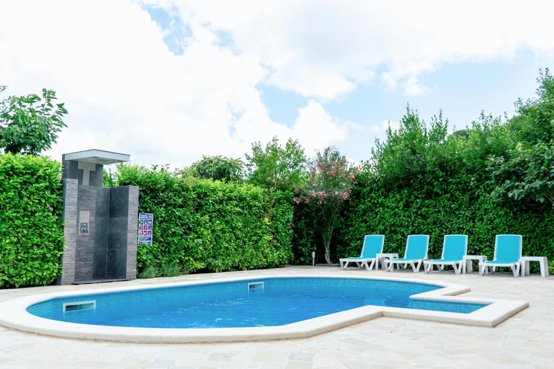 Studio Apartment With Pool Pula Exterior photo